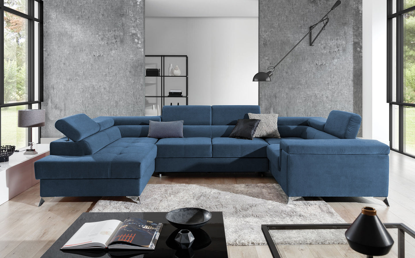 Nowoczesny narożnik Thiago w kolorze jasnoniebieskim z eleganckimi metalowymi nóżkami i szerokimi siedziskami doskonale sprawdzi się w salonie urządzonym w stylu skandynawskim, minimalistycznym lub nowoczesnym. Stylowy narożnik do modnych wnętrz łączy wygodę z funkcjonalnością.