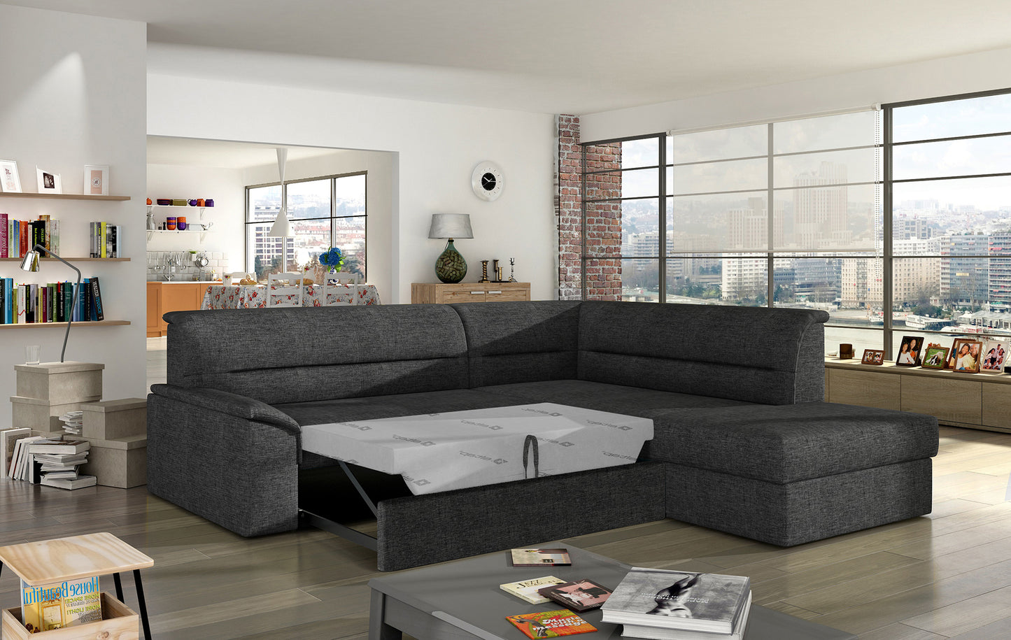 Elegancki narożnik Elano wykonany z tkaniny Sawana 05 prezentuje minimalistyczną formę oraz wygodne szerokie siedziska. Designerski narożnik do rodzinnego salonu podkreśla nowoczesny charakter wnętrza i zapewnia wysoki komfort wypoczynku każdego dnia.