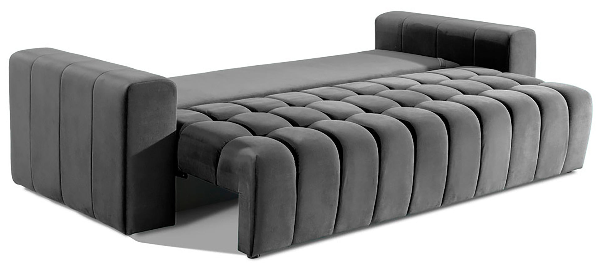Sofa Lazaro Nube 05 ciemnoszara rozłożona na łóżko: rozłożony mechanizm odsłania płaską, pikowaną powierzchnię spania z charakterystycznymi pionowymi żebrami, zachowując masywne podłokietniki i jednolitą, elegancką tapicerkę.