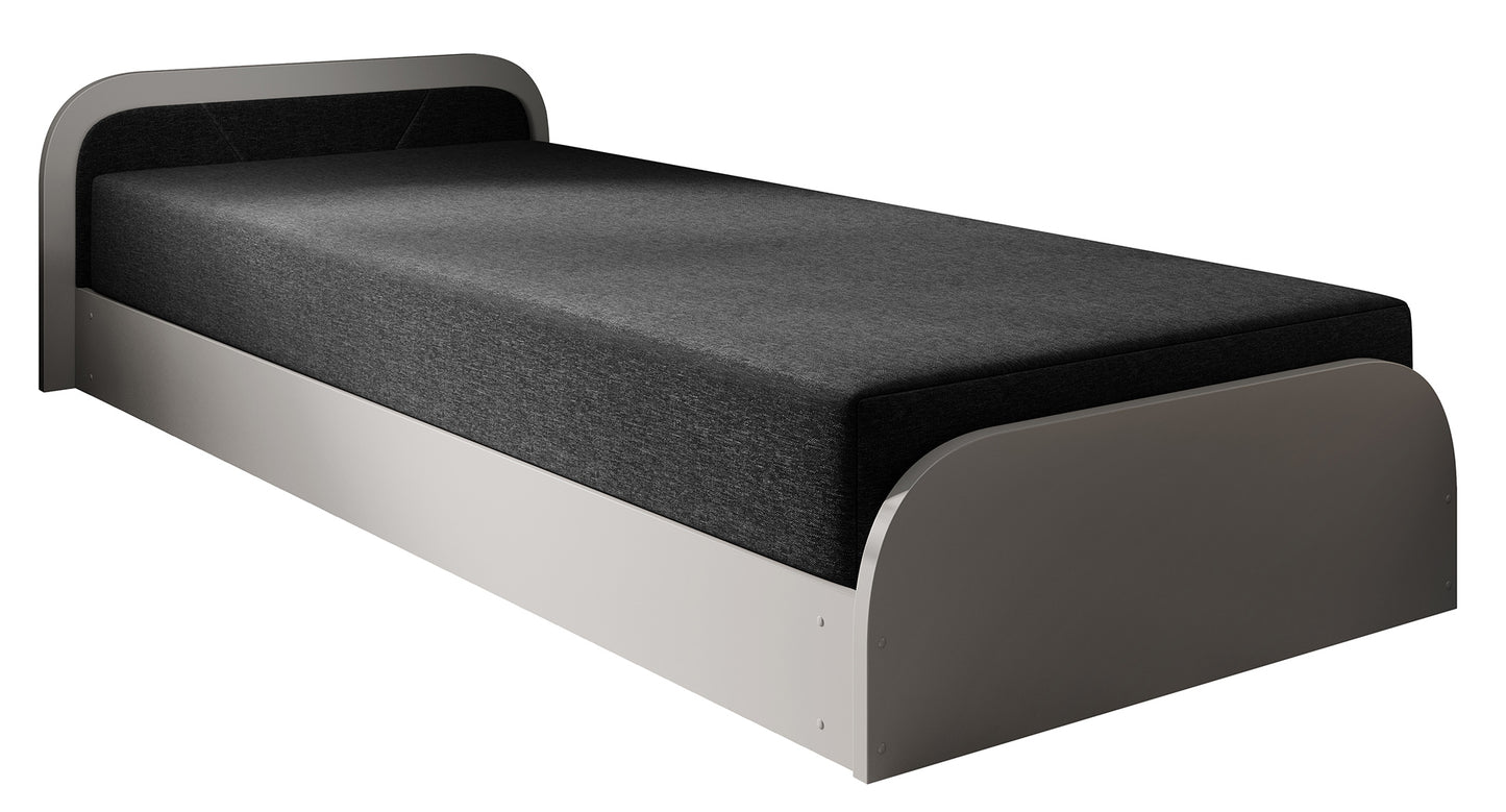 Łóżko Parys I w tapicerce Alova 04 czarny na białym tle, z lewostronnie ustawionym zagłówkiem i zaokrąglonymi krawędziami ramy.