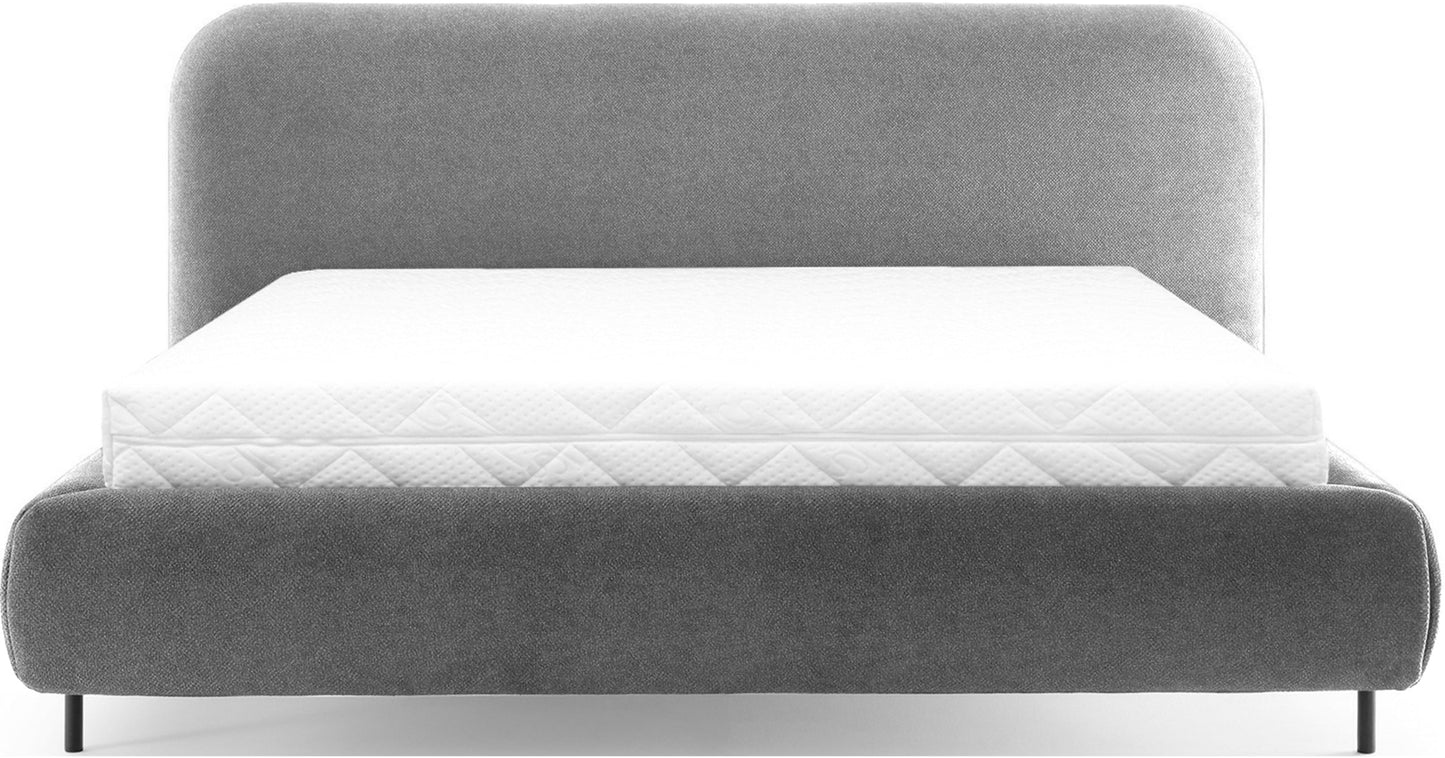 Łóżko Pointt Paolli 04 przód – tapicerowane łóżko w odcieniu szarego weluru, z wysokim zagłówkiem i nowoczesną formą.