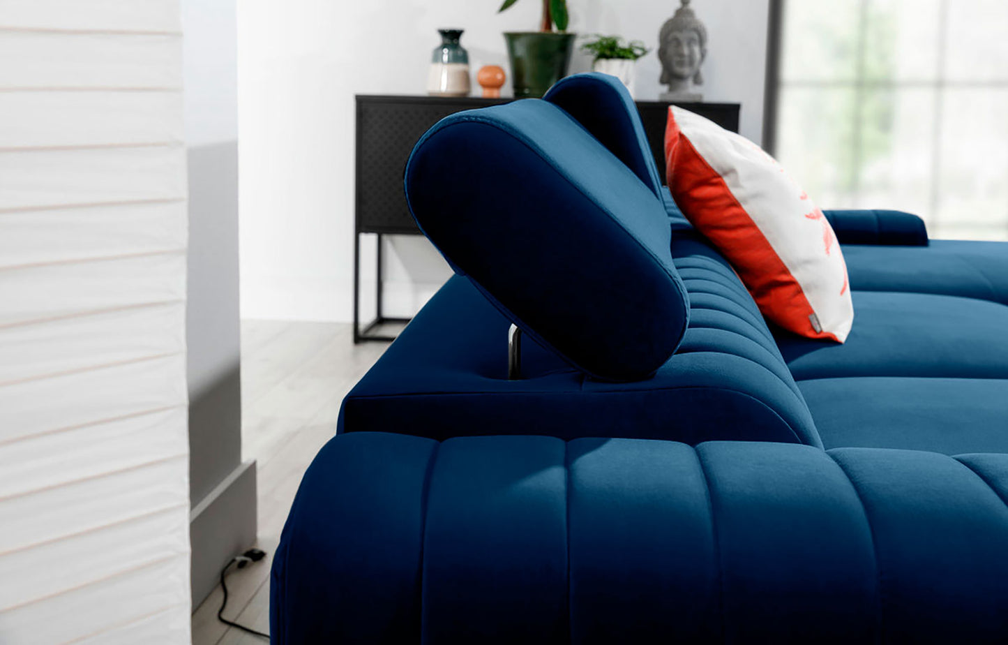 Regulowany zagłówek narożnika Grayson w kolorze Nube 40 granatowy – detal pokazujący wygodne oparcie i wysoką jakość wykonania.