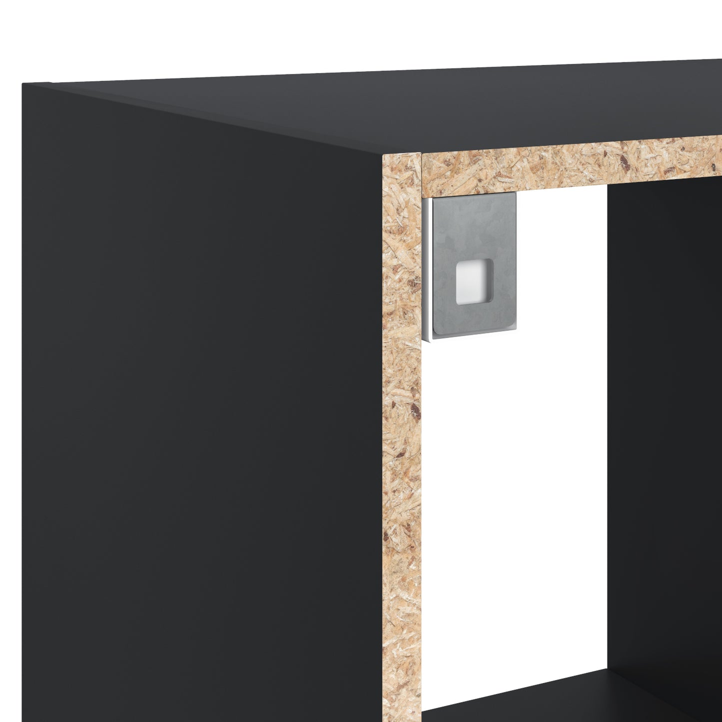 Zbliżenie na narożnik regału Jugis czarny z widoczną płytą wiórową i metalowym uchwytem montażowym wewnątrz konstrukcji.