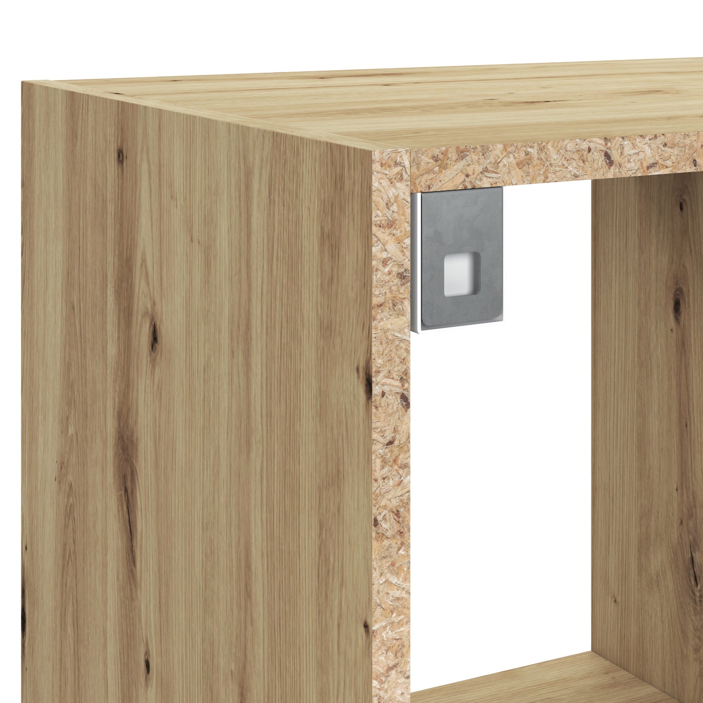 Zbliżenie na wewnętrzną krawędź regału Jugis w kolorze dąb artisan, z widoczną metalową zawieszką montażową i strukturą płyty meblowej.