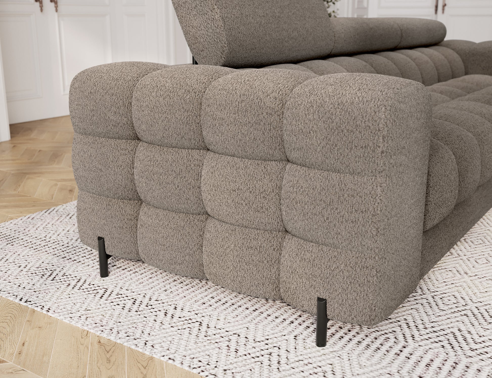Podłokietnik sofy Festello Royal 20 beżowej – miękkie wykończenie i elegancki design pasujący do nowoczesnego salonu.