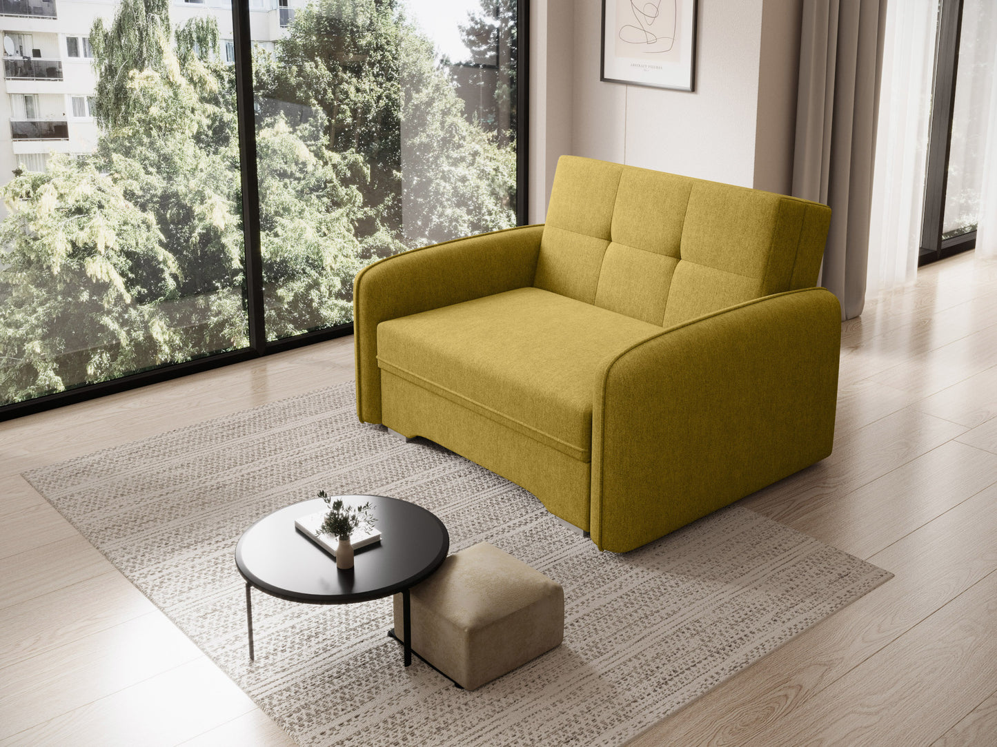 Sofa Laine 1-osobowa Poco 50 żółty, widok pod kątem w nowoczesnym, dziennym wnętrzu z dużym oknem i drewnianą podłogą.