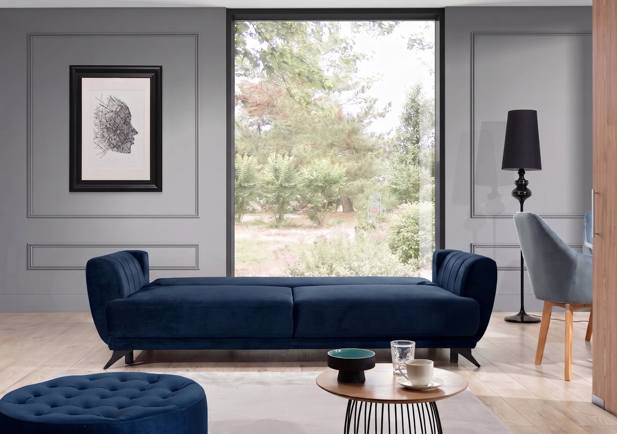 Sofa Megis w granatowej tkaninie Monolith 77 w nowoczesnej aranżacji salonu
