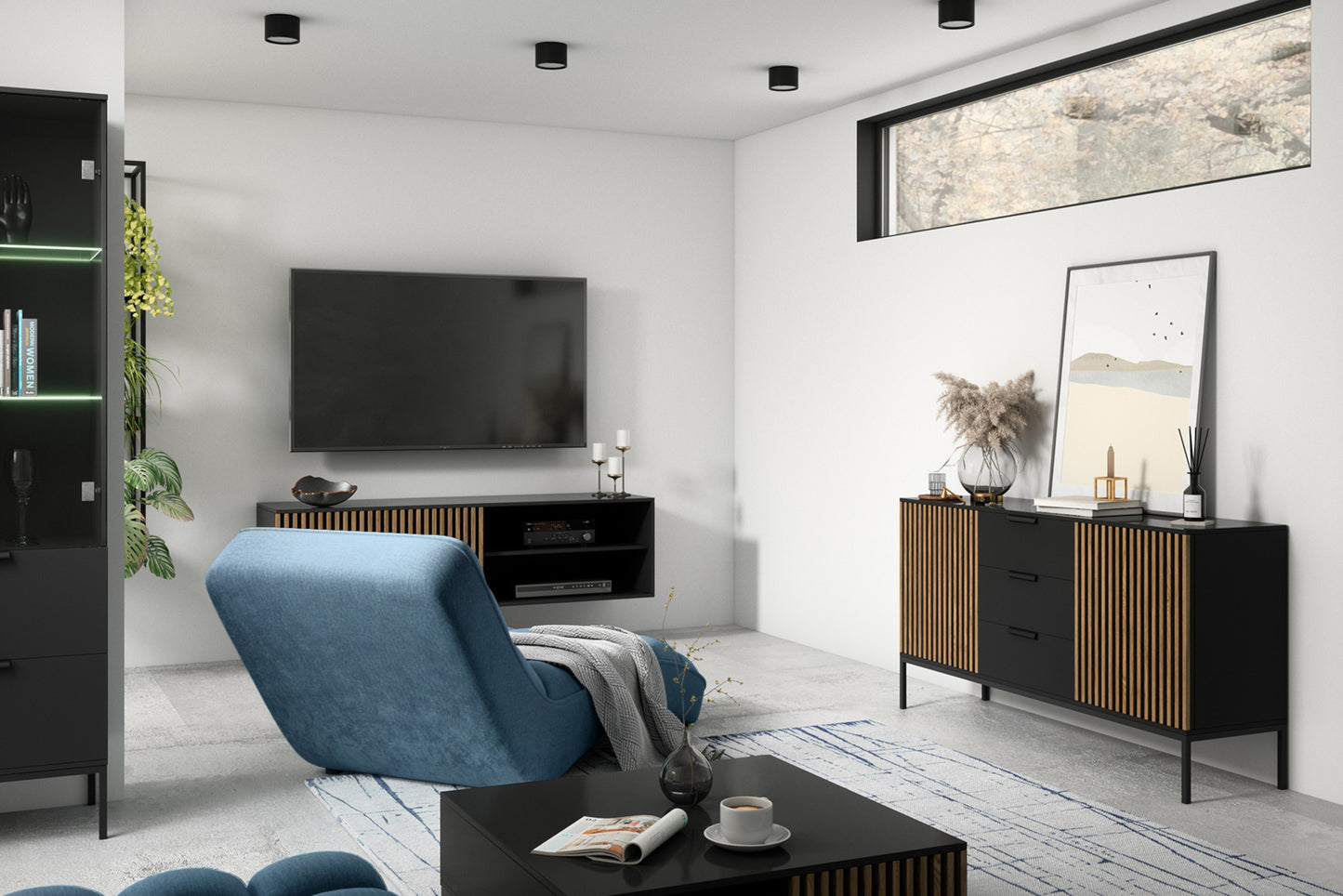 Stolik Meorati w szerokim kadrze salonu