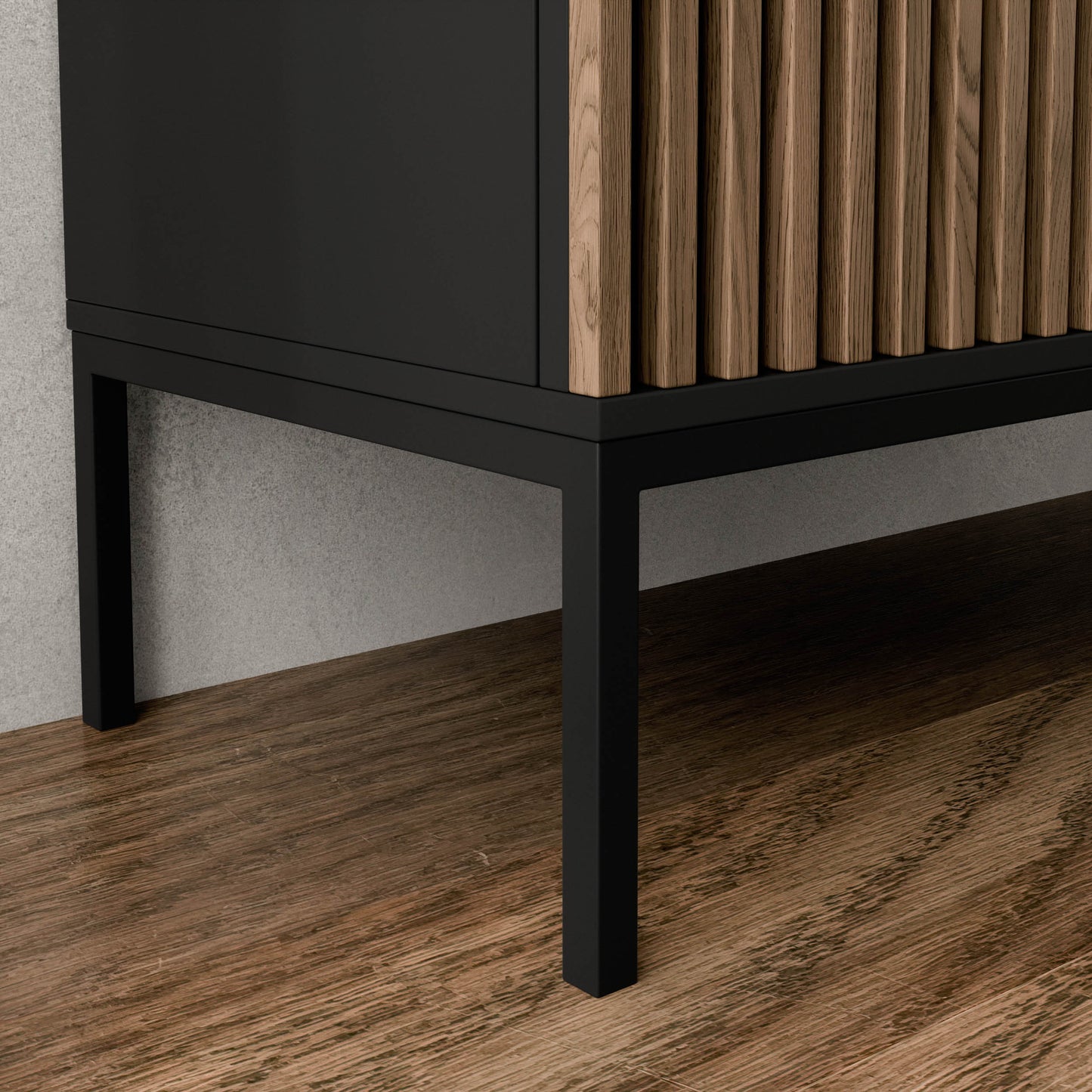 Dolna część frontu lamelowego witryny Meorati w czerni i drewnie.