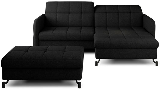 Komplet wypoczynkowy Lorelle Inari 100 w czarnym kolorze tworzy prawy narożnik z dopasowaną pufą. Jednolita tapicerka i prosta bryła nadają całości nowoczesny oraz elegancki charakter.