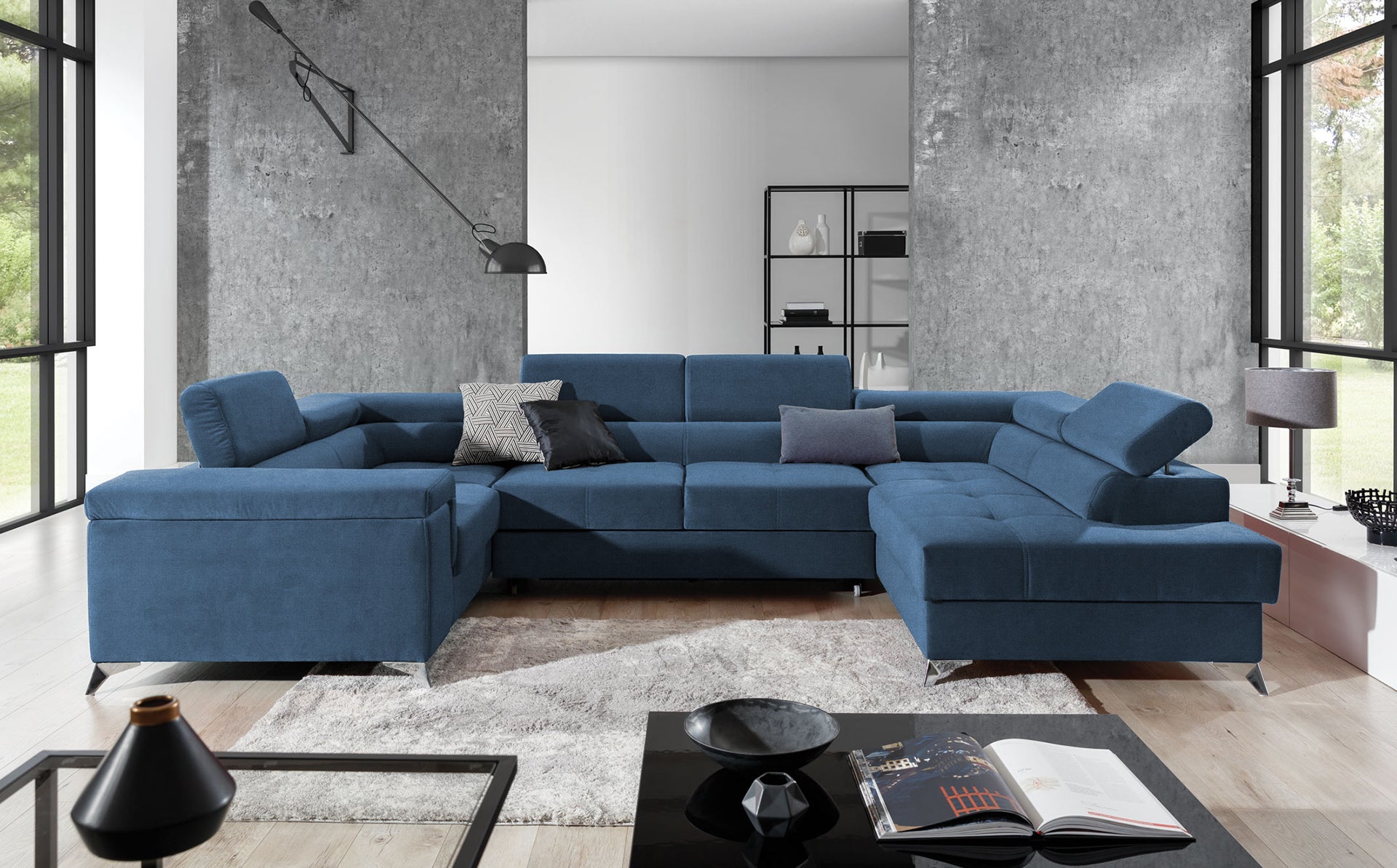 Designerski narożnik Thiago prawy wykonany z tkaniny Omega 86 prezentuje minimalistyczną bryłę, regulowane zagłówki oraz komfortowe siedziska. Funkcjonalny narożnik do rodzinnego salonu zapewnia wysoki komfort wypoczynku każdego dnia.
