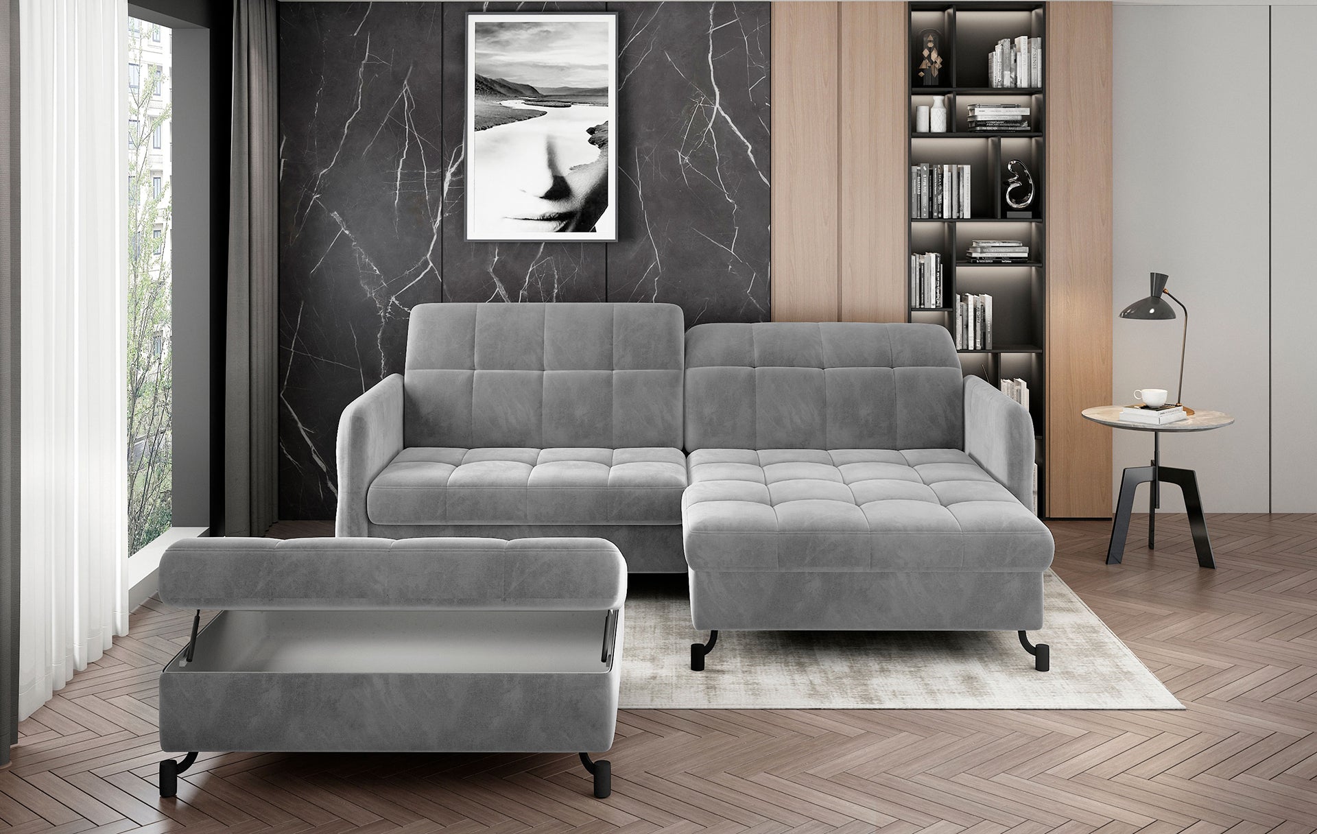 Nowoczesna pufa Lorelle Monolith 84 z prostokątnym siedziskiem i dekoracyjnymi przeszyciami. Stonowana kolorystyka świetnie komponuje się z aranżacjami glamour i modern.