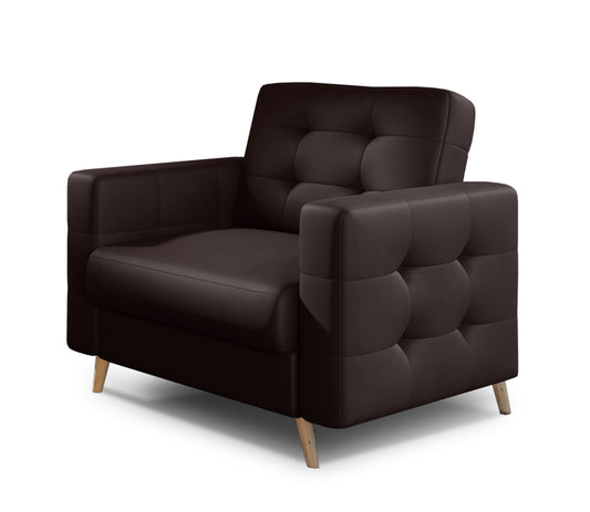 Fotel Asgard w kolorze Monolith 29 brązowy, elegancki fotel z pikowanym oparciem, szerokimi podłokietnikami i drewnianymi nogami.