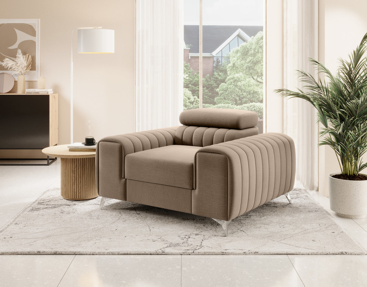 Fotel Laurence Nube 20 beżowy w jasnym, eleganckim salonie – stylowy element wystroju wnętrza.