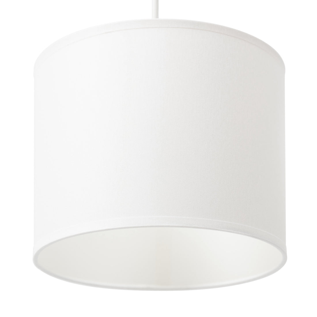 Zbliżenie na pojedynczy, biały cylindryczny abażur lampy Vespillo, z widoczną teksturą tkaniny i wewnętrznymi drutami wspornikowymi.