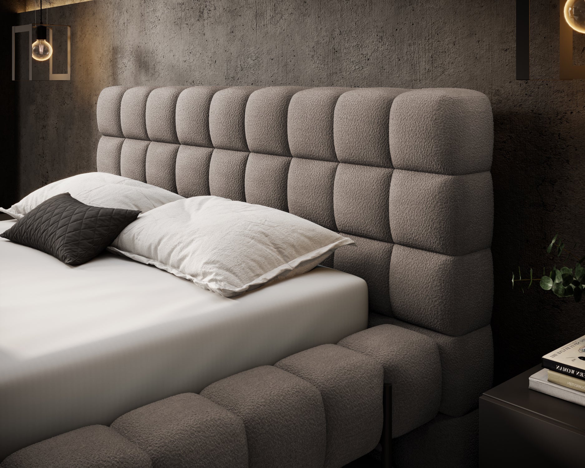 Zbliżenie na pikowany zagłówek łóżka Magentta w tkaninie Amore 20 jasnobrązowy, eleganckie wykończenie do nowoczesnej i przytulnej sypialni.