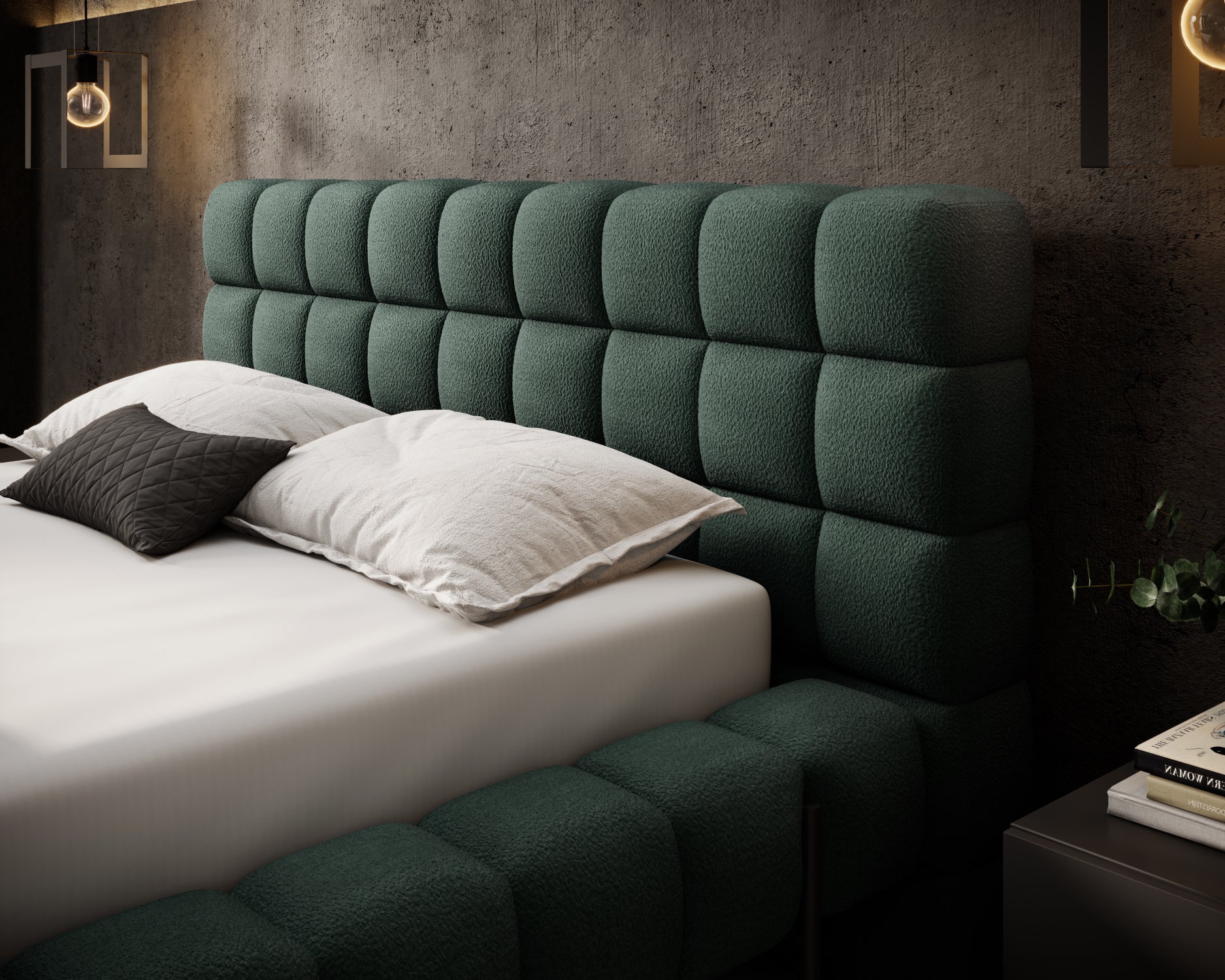 Tapicerowany zagłówek łóżka Magentta w tkaninie ciemnozielonej Amore 35, z miękkim pikowaniem w nowoczesnej sypialni z betonową ścianą.