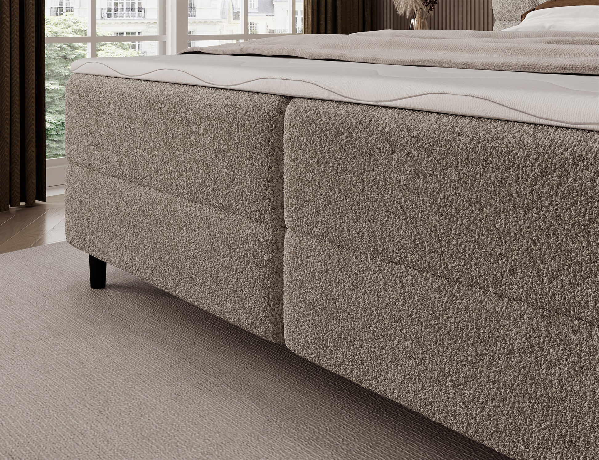 Korpus łóżka kontynentalnego Camma Royal 18 w jasnobeżowej tkaninie, stabilna podstawa na czarnych, eleganckich nogach