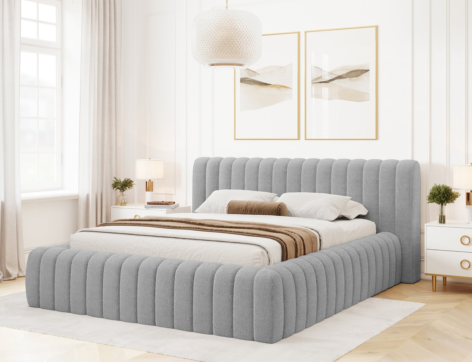 Stylowe łóżko Carilla Royal 04 w szarej tkaninie boucle – eleganckie pikowanie i wygodny zagłówek do nowoczesnej sypialni.