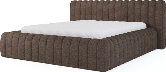 Tapicerowane łóżko Carilla w tkaninie Tonall 22 w odcieniu ciemnobeżowym, widok z boku, z białym materacem na ramie.