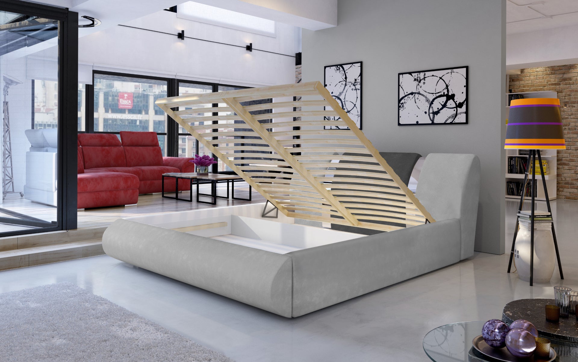 Łóżko Flavio 180x200 cm w tkaninie Paros 05 szary / Paros 06 ciemnoszary z podniesionym stelażem, prezentujące pojemnik na pościel w stylowym, loftowym wnętrzu.