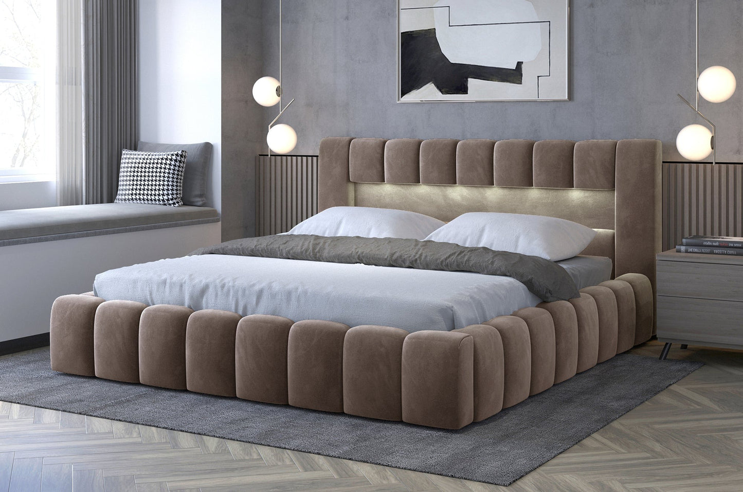 Łóżko Lamica II Monolith 09 piaskowy (140×200 cm) w stylowej sypialni z szarymi ścianami i dekoracyjnymi lampami.