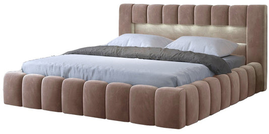 Łóżko tapicerowane Lamica II 160x200 cm w kolorze Monolith 09 piaskowy, widok z przodu pod kątem, z oświetleniem LED w zagłówku.