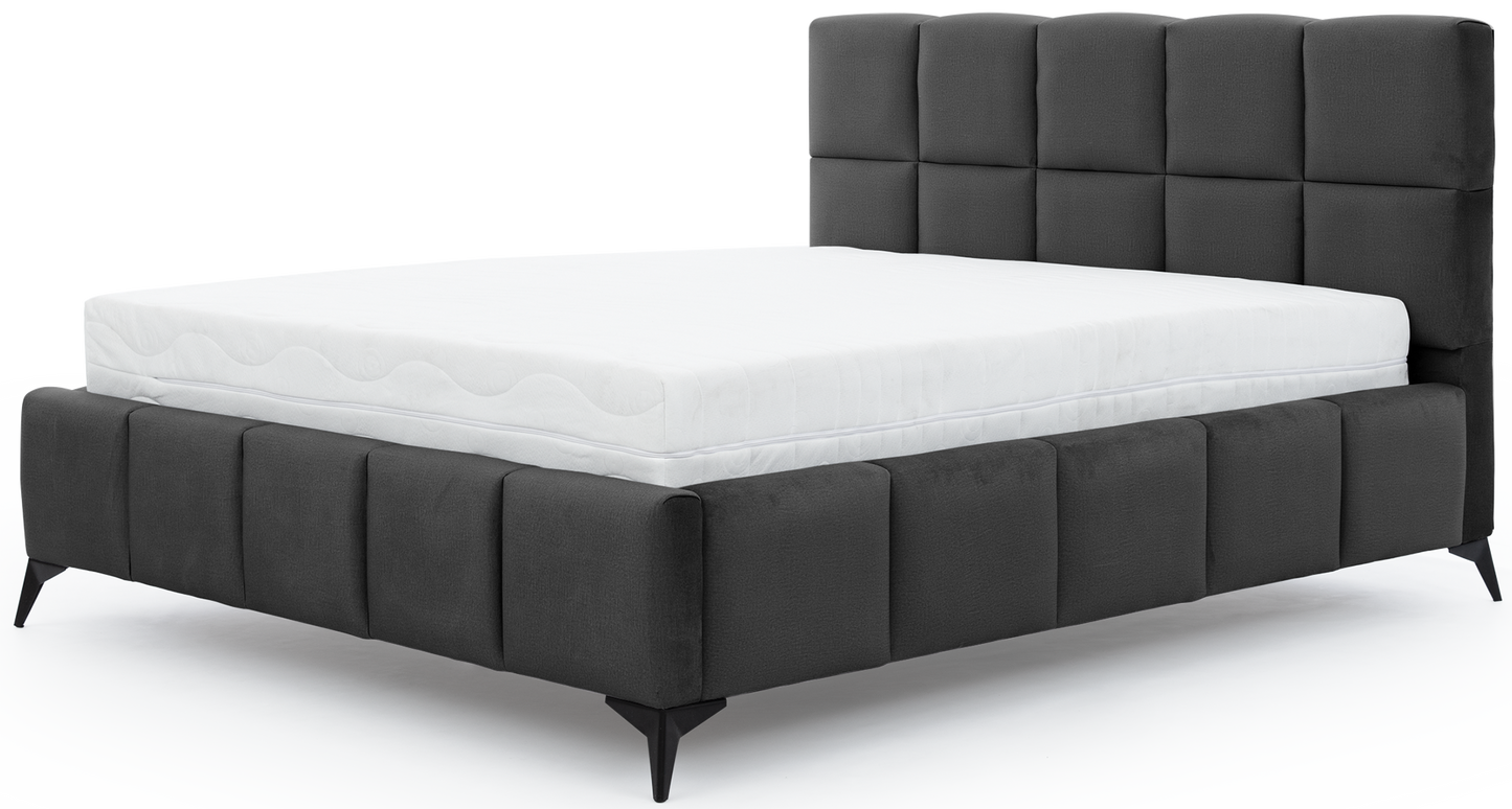 Łóżko Mist w kolorze Nube 06 ciemnoszary, rozmiar 140x200 cm, widok na wprost z materacem i tapicerowanym zagłówkiem.