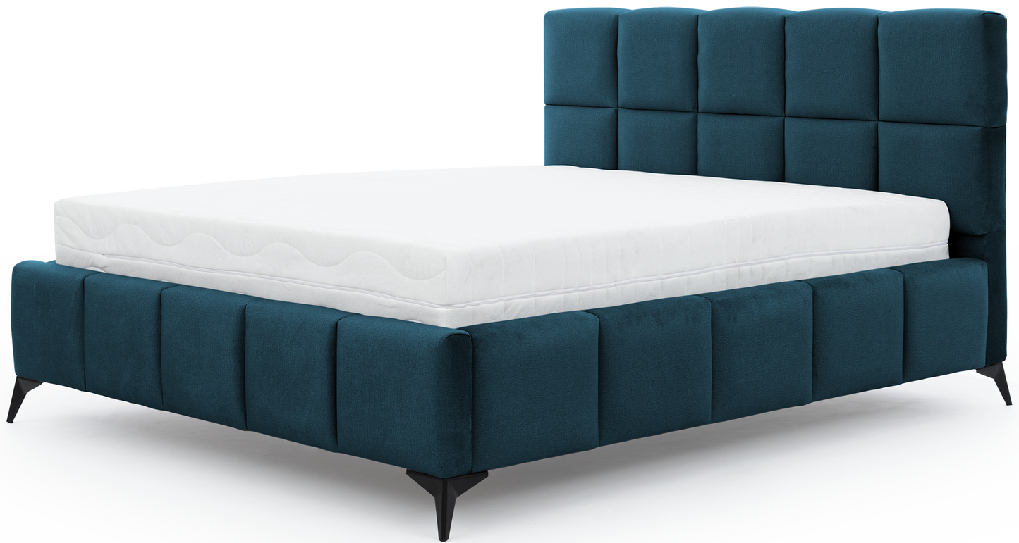 Łóżko Mist w kolorze Nube 40 granatowy, rozmiar 140x200 cm, widok na wprost z materacem i tapicerowanym zagłówkiem.