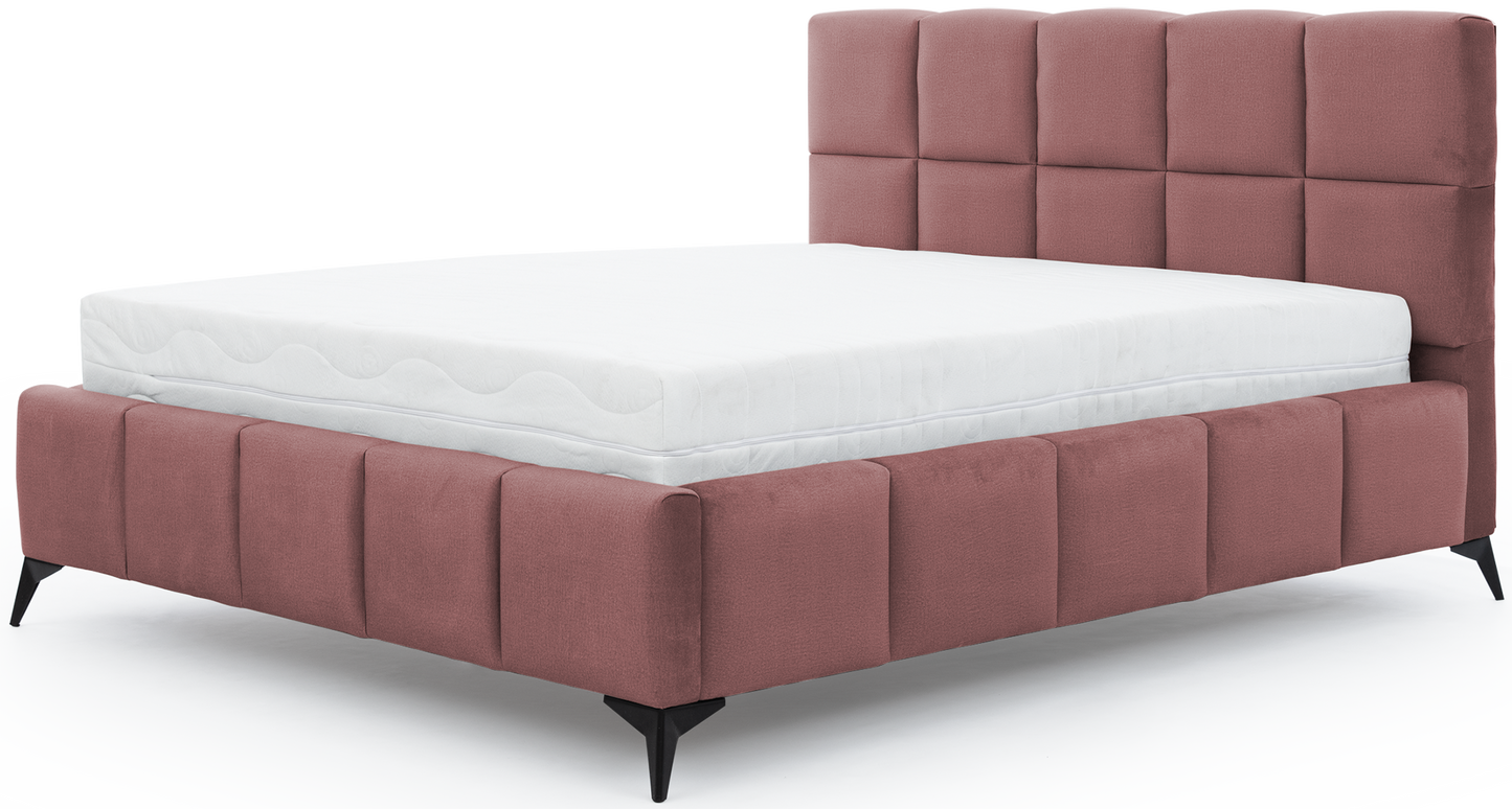 Łóżko Mist w kolorze Velvetmat 24 różowy, rozmiar 180x200 cm, widok na wprost z materacem i tapicerowanym zagłówkiem.