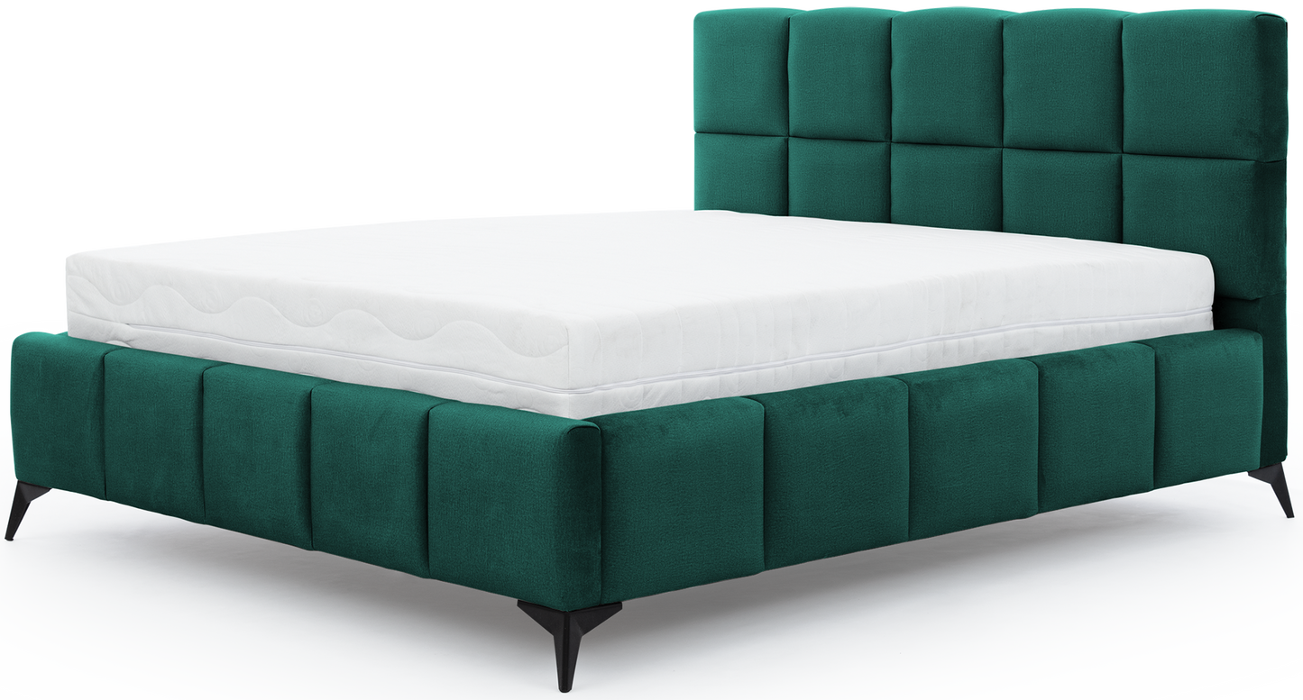 Łóżko Mist w kolorze Velvetmat 38 zielony, rozmiar 140x200 cm, widok na wprost z materacem i tapicerowanym zagłówkiem.