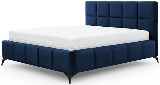 Łóżko Mist w kolorze Velvetmat 40 granatowy, rozmiar 160x200 cm, widok na wprost z materacem i tapicerowanym zagłówkiem.