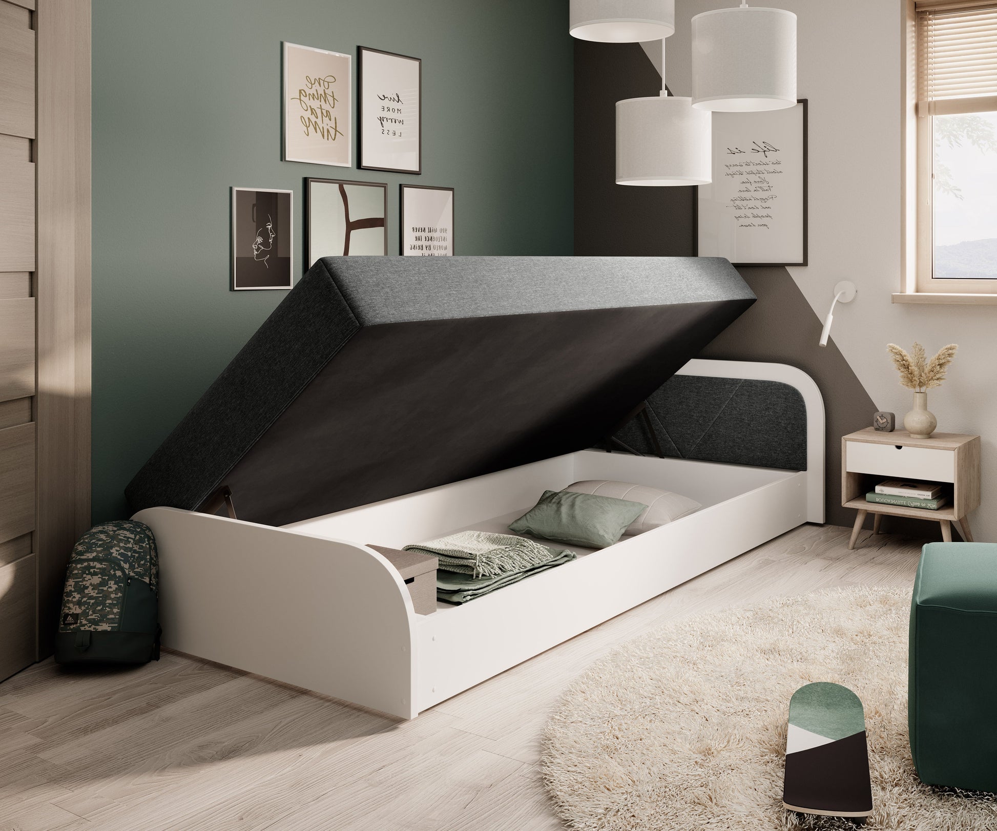 Zbliżenie na uniesiony materac łóżka Parys I Sawana 21 szary, odsłaniający pojemną skrzynię do przechowywania, z widocznymi zawiasami.