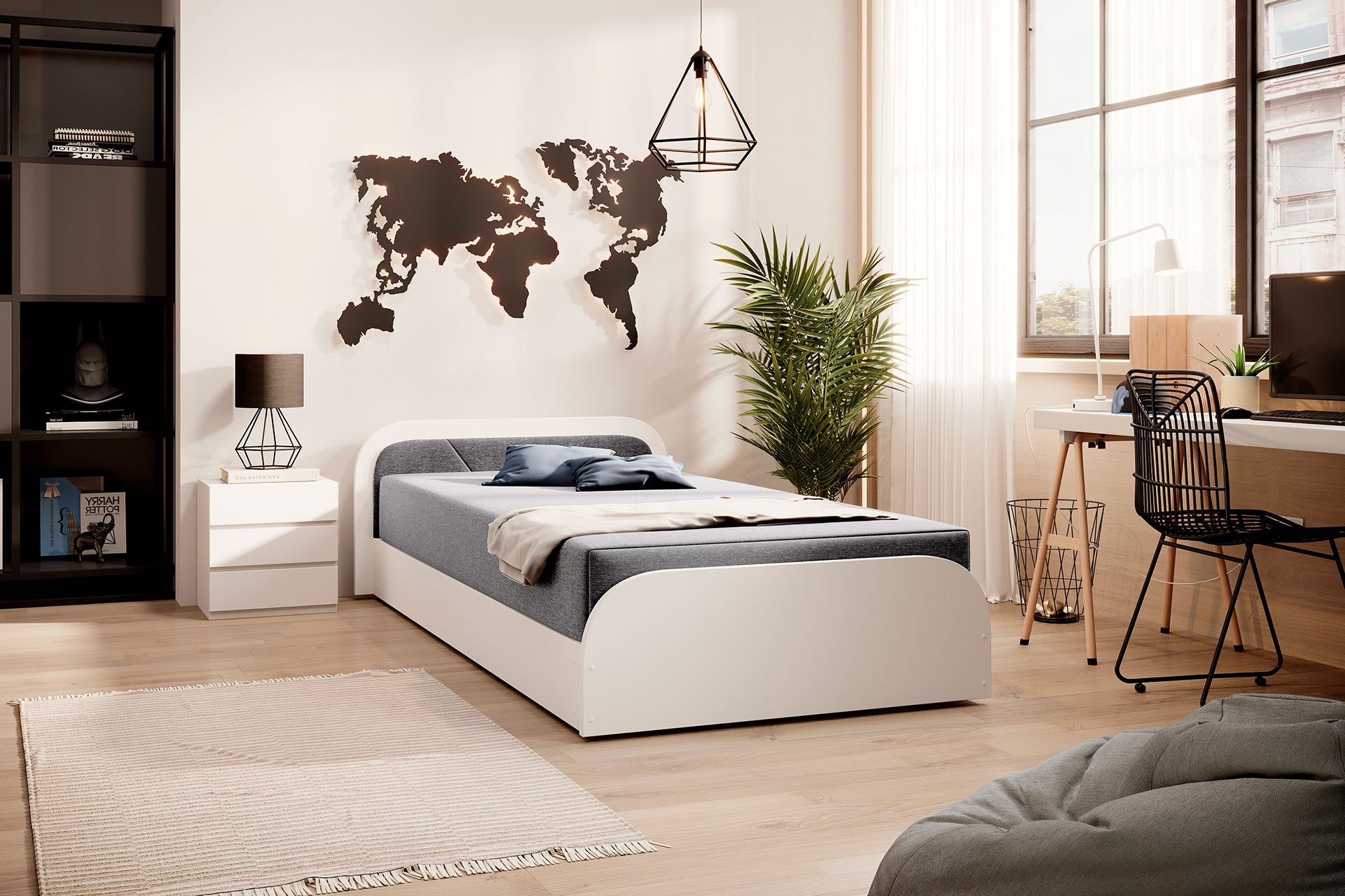 Szeroki widok pokoju z łóżkiem Parys II w tapicerce Sawana 21 szary, biała rama, pod dekoracyjną mapą świata obok biurka i pufy.