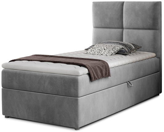 Łóżko Rivia w kolorze Monolith 84 jasnoszary o wymiarach 90x200 cm, widok z przodu na białym tle.