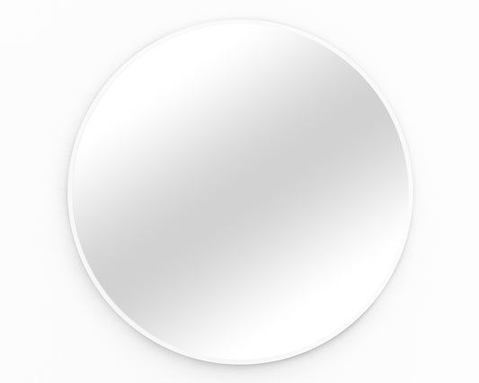 Okrągłe lustro Elistul w białej ramie o minimalistycznym wzornictwie. Uniwersalny model doskonale sprawdzi się w łazience, przedpokoju, sypialni lub salonie, optycznie powiększając przestrzeń i rozjaśniając wnętrze dzięki dużej tafli lustra.