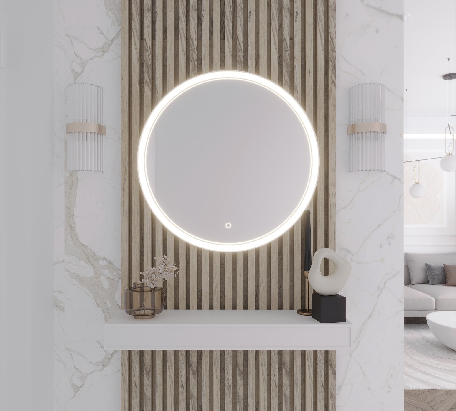 Lustro Orandiu L 80 cm z podświetleniem LED, zamontowane na ścianie z pionowych paneli drewnianych, nad białą półką z dekoracjami.