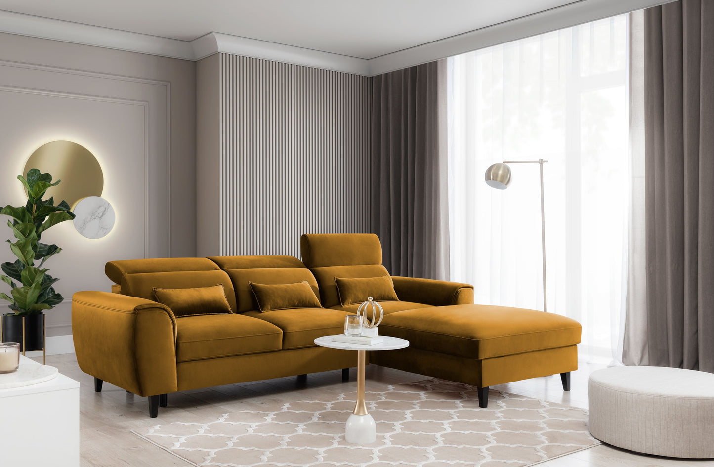 Narożnik Foble Loco 45 żółty – ujęcie narożne w jasnym salonie