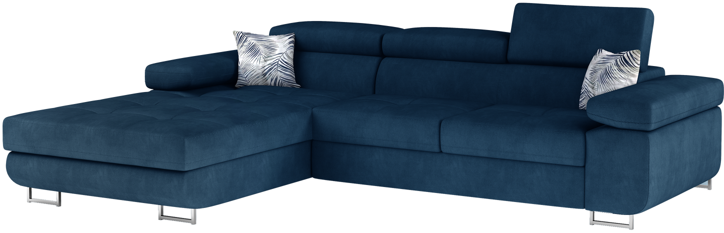 Narożnik Armando lewy w tkaninie Kronos 09 granatowy z poduszkami Botanical 80 – pełny widok sofy na neutralnym tle.