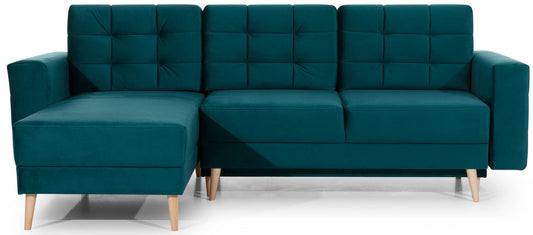 Narożnik Asgard L w kolorze Monolith 37 zielony, widok na sofę w układzie uniwersalnym z pikowanym oparciem i drewnianymi nogami, sfotografowany na białym tle.