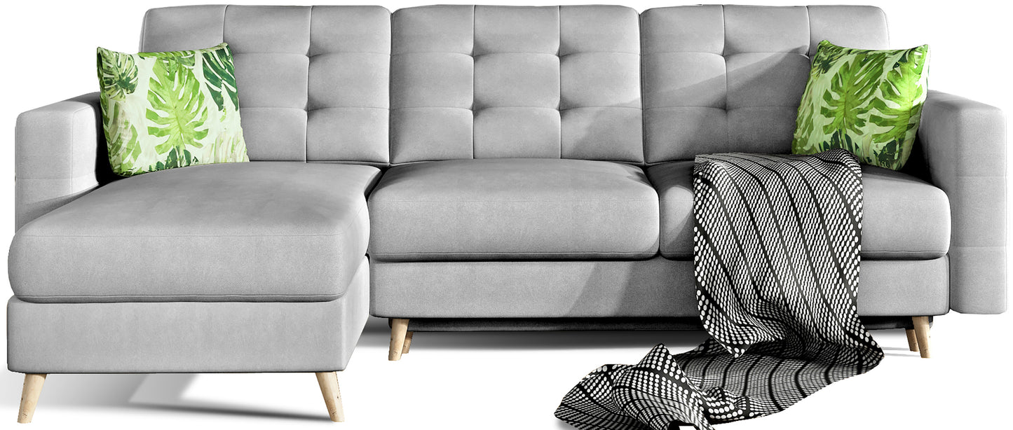 Narożnik Asgard L w kolorze jasnoszarym Soro 83 z poduszkami Jungle 32 – widok na sofę na białym tle, prezentacja detali i tapicerki.