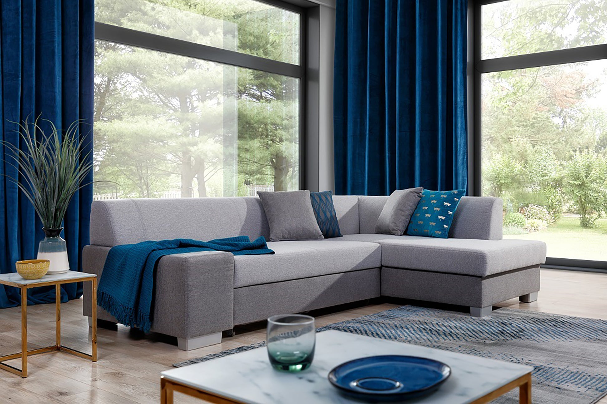 Narożnik Fabio ELTAP w aranżacji salonu, układ prawy, tapicerka Sawana 21 / Sawana 05