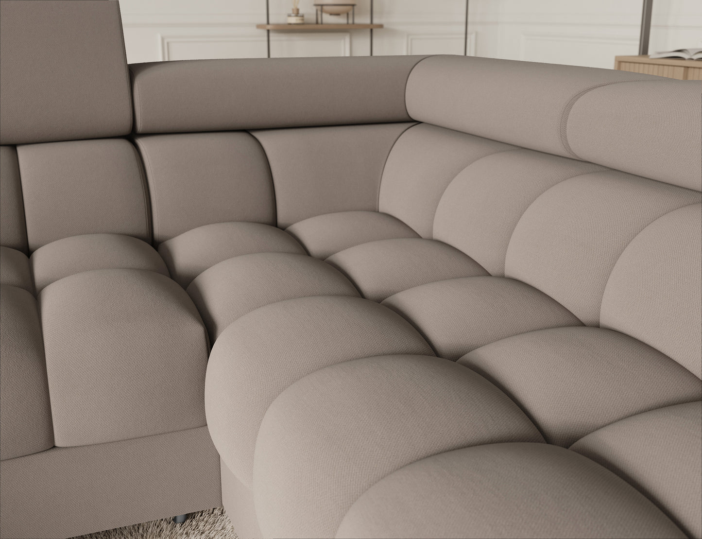 Detal z widokiem na elegancki szew na siedzisku sofy Fectory w tkaninie Sola 18 beżowy, zapewniający wyjątkowy komfort użytkowania.