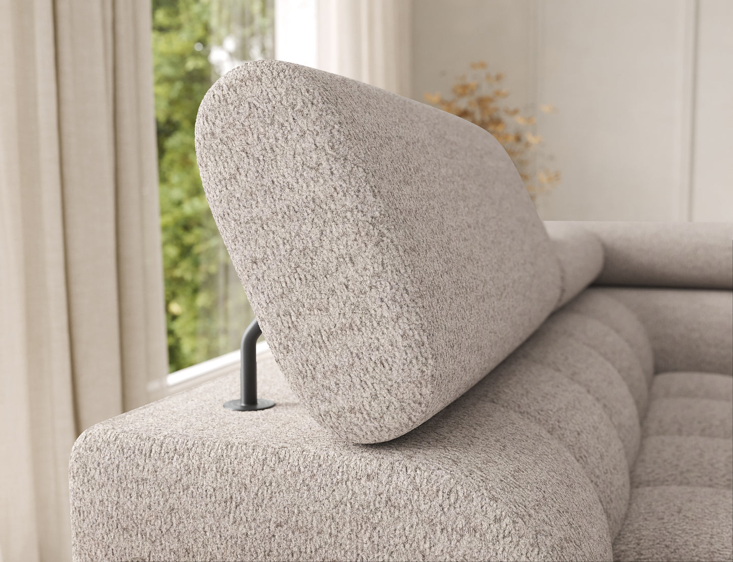 Zbliżenie na regulowany zagłówek narożnika Feraria prawy w tkaninie Royal 18 jasnobeżowy – wygoda i nowoczesne wykończenie.