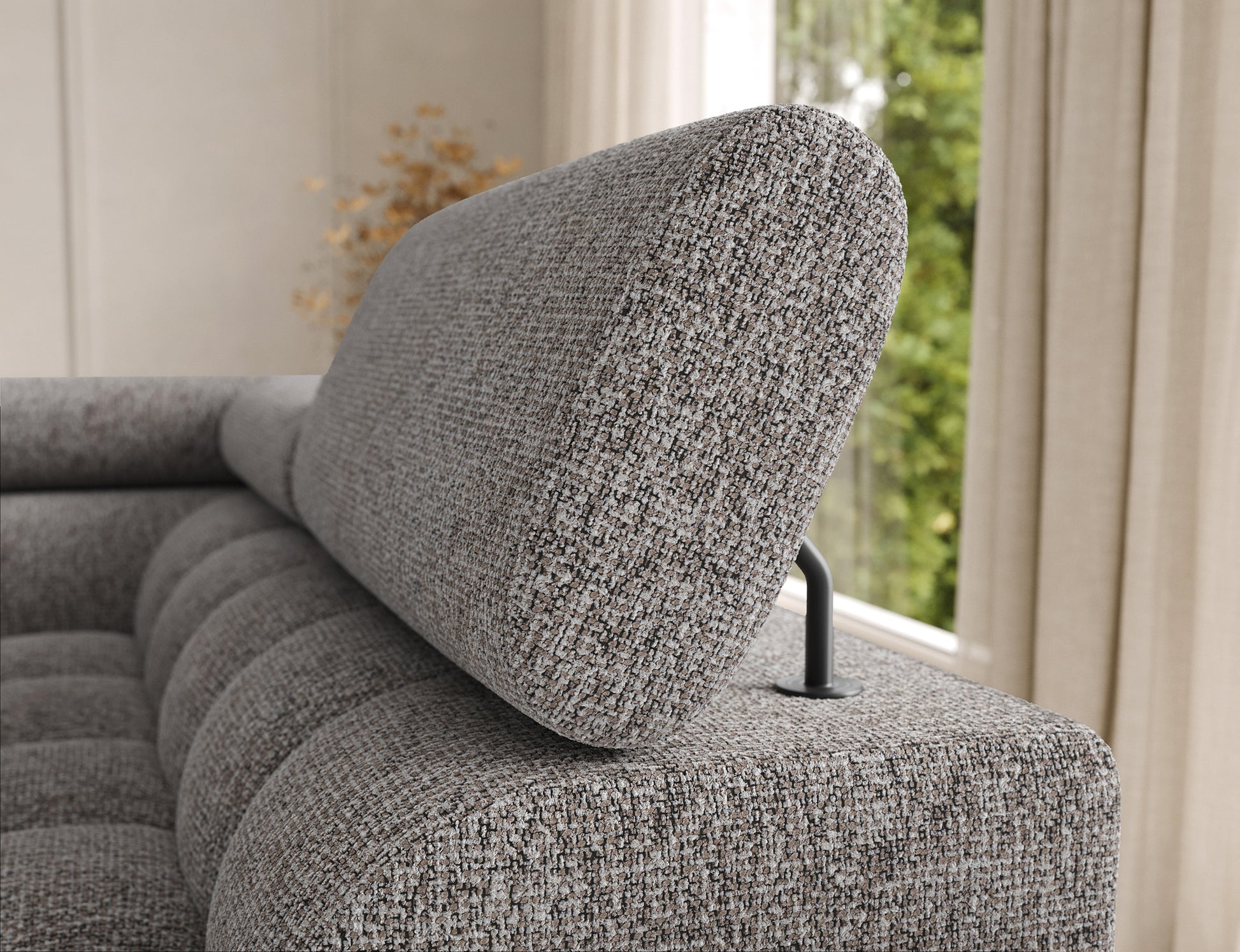 Zagłówek narożnika Feraria prawy w tkaninie Pellerito 20 ciemnobeżowy – regulowany element zwiększający komfort użytkowania.