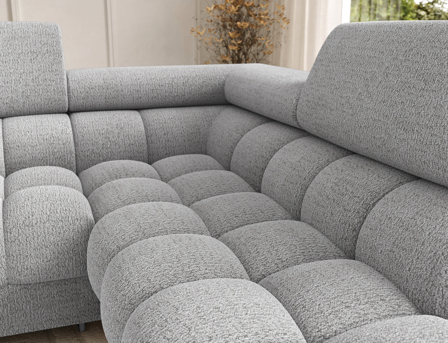 Siedzisko narożnika Feraria lewy w tkaninie Royal 03 jasnoszary – głębokie, miękkie pikowania w stylu glamour podkreślające komfort i elegancję.