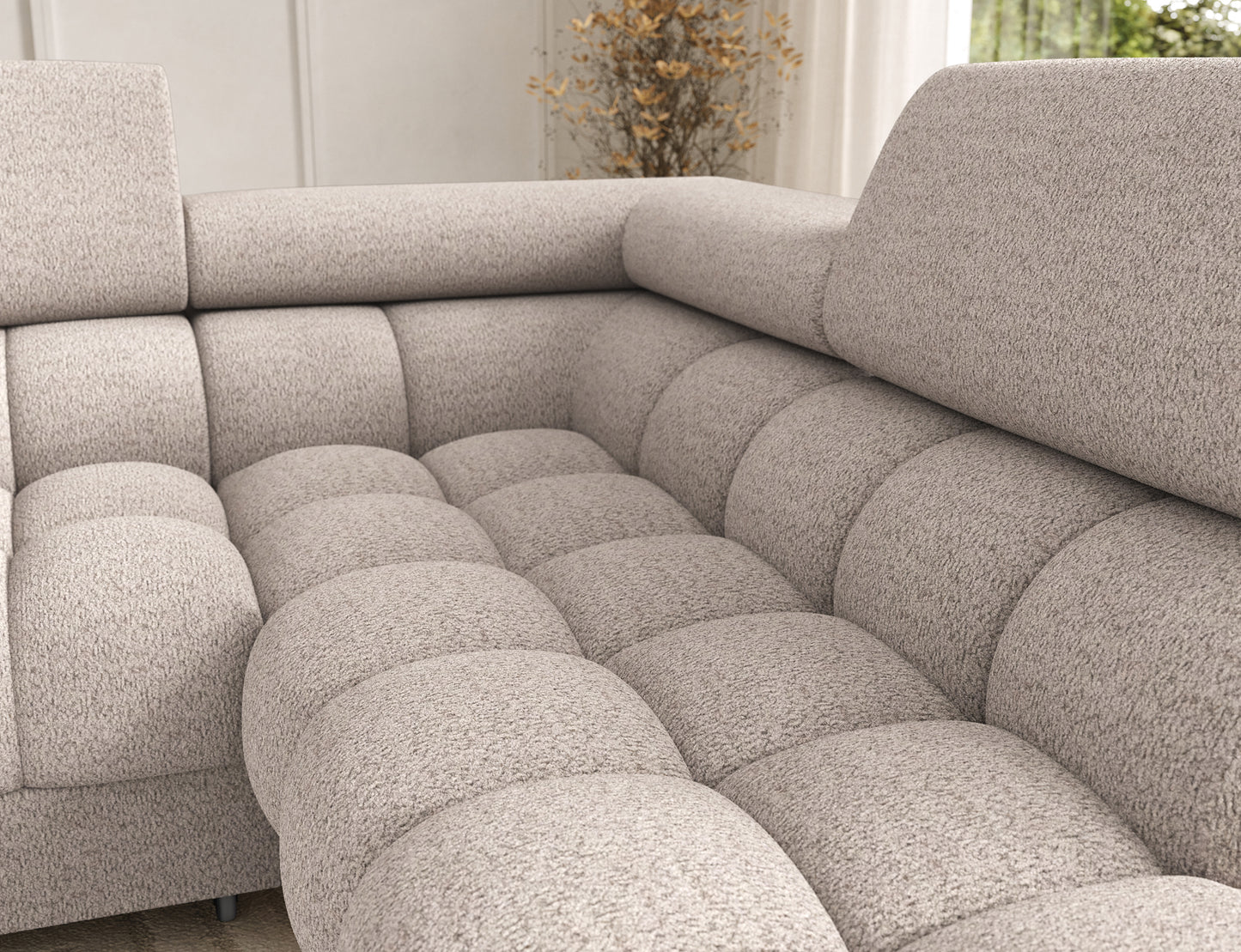 Widok siedziska narożnika Feraria w tkaninie Royal 18 jasnobeżowy – komfortowe podparcie, nowoczesna forma i eleganckie wykończenie.