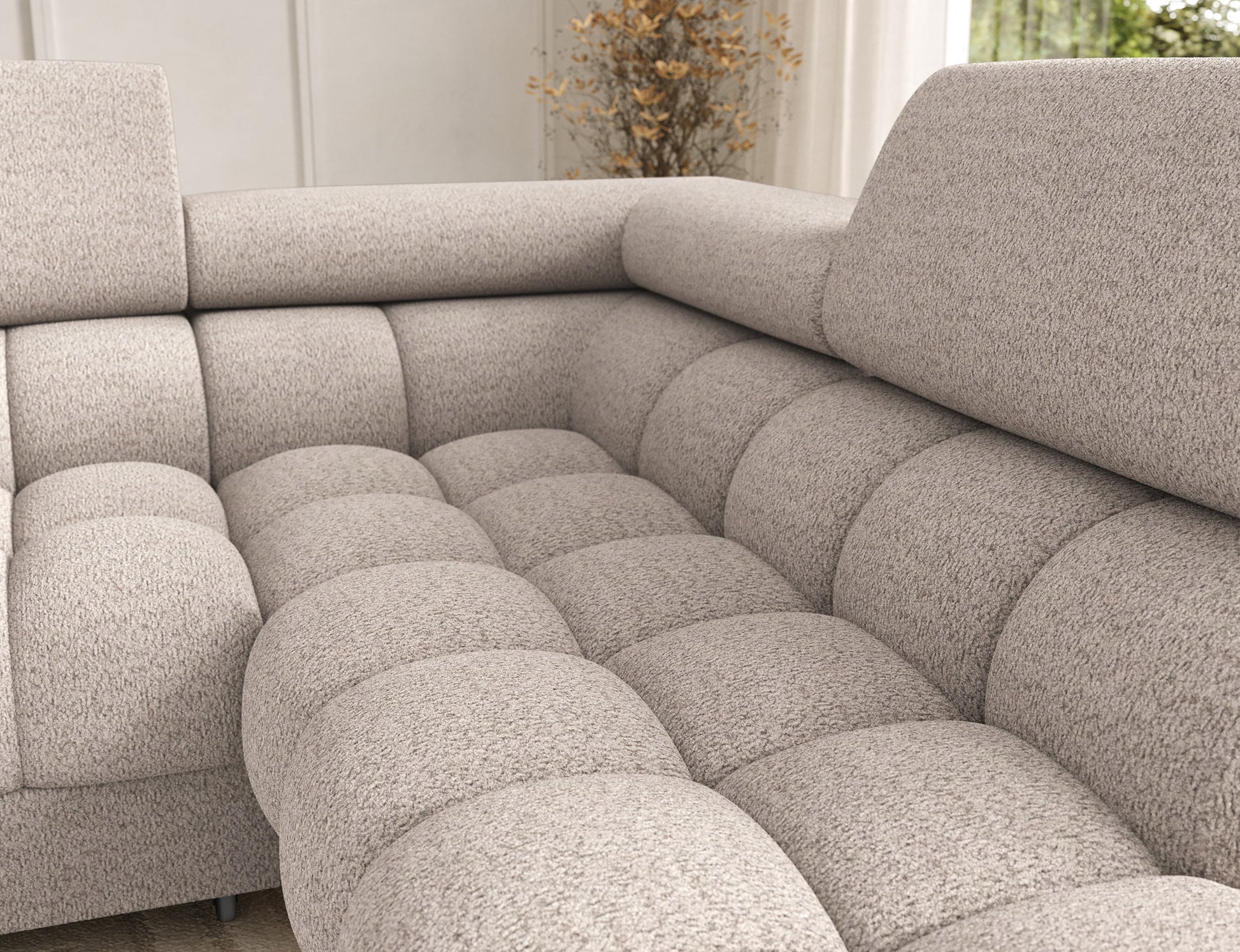 Widok siedziska narożnika Feraria w tkaninie Royal 18 jasnobeżowy – komfortowe podparcie, nowoczesna forma i eleganckie wykończenie.