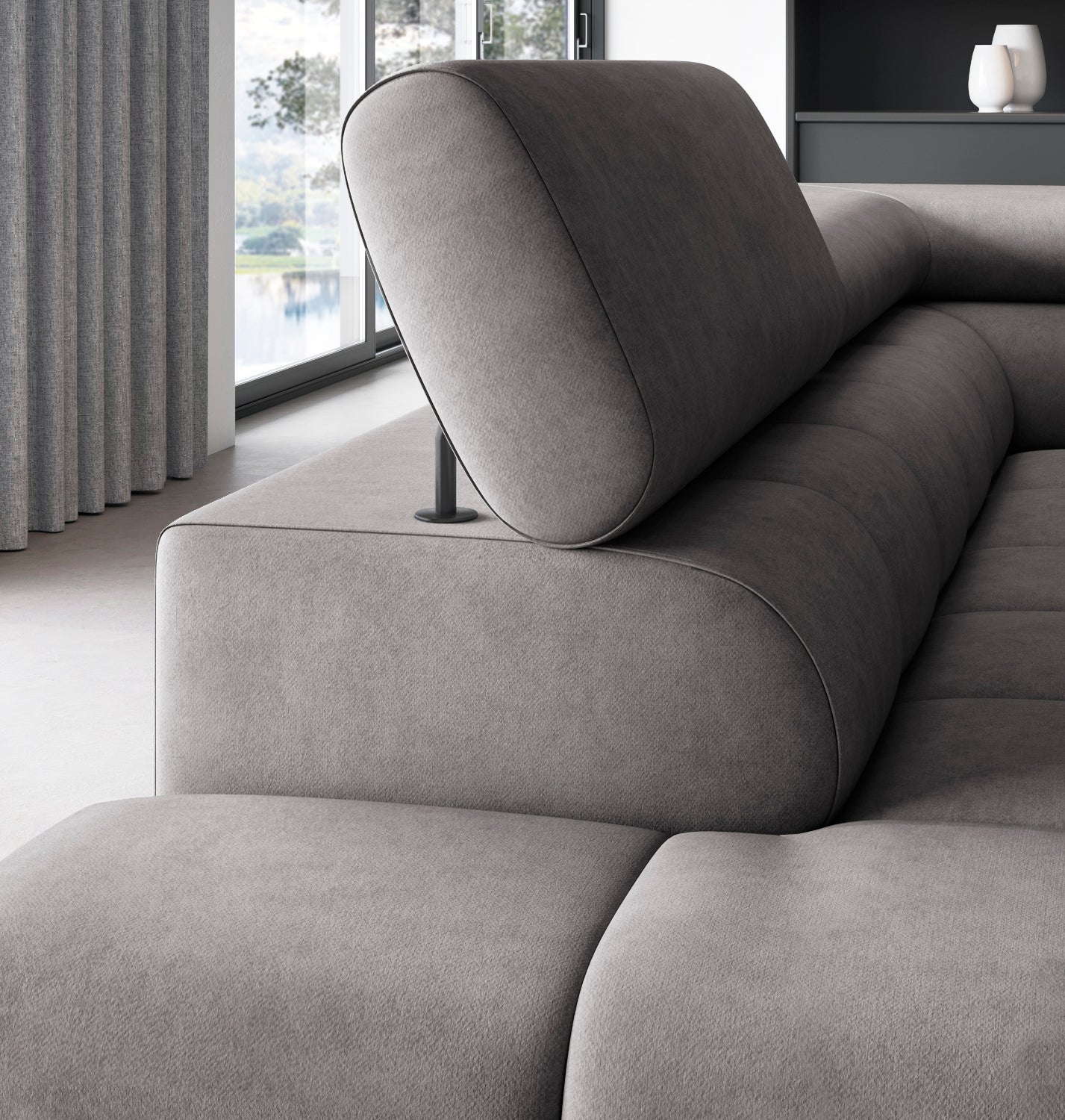 Regulowane zagłówki narożnika Ferucce zapewniają komfort dopasowany do Ciebie – stylowy design spotyka wygodę na najwyższym poziomie.