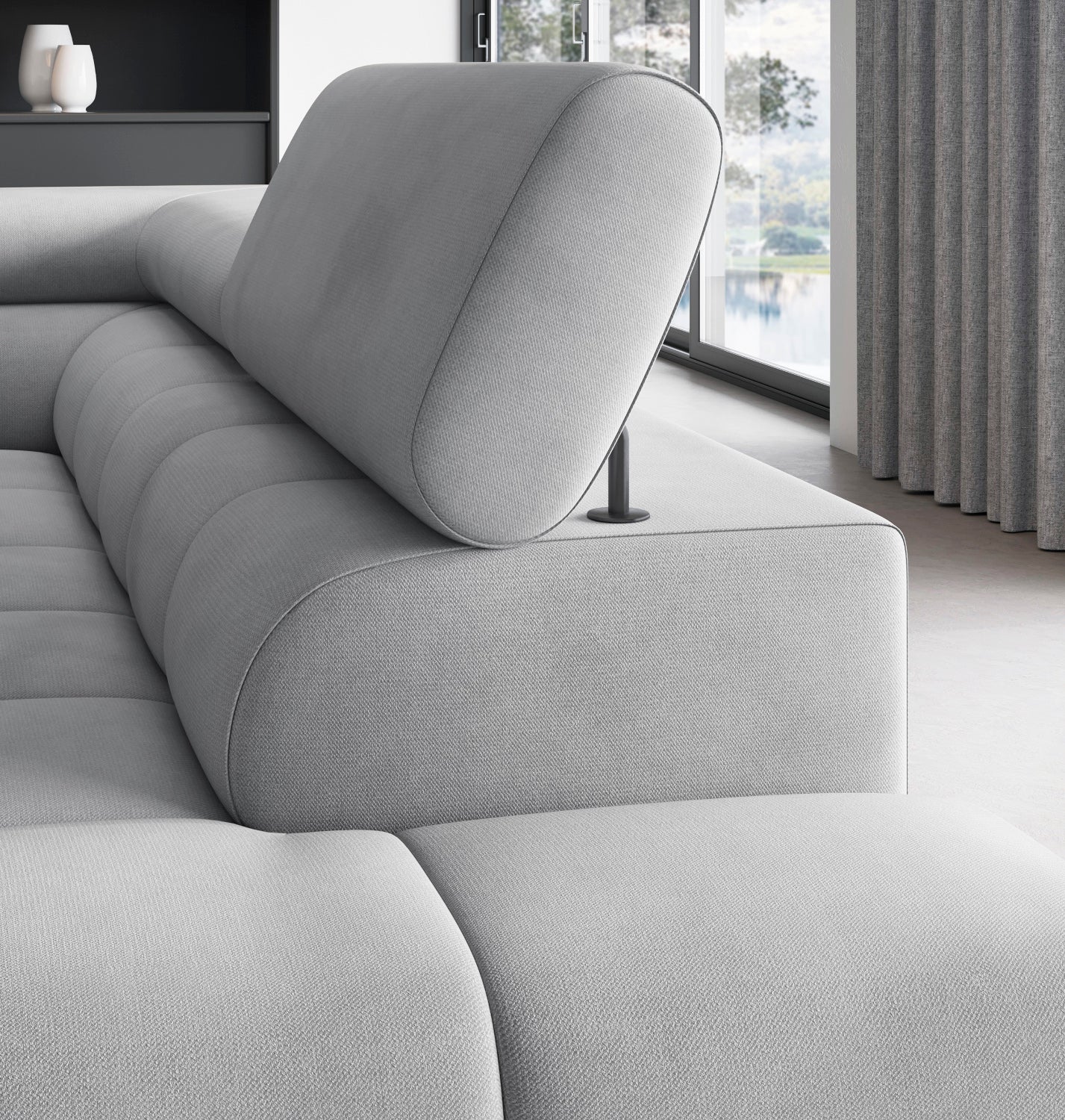 Regulowany zagłówek narożnika Ferucce w kolorze jasnoszarym, tkanina Paros 05.